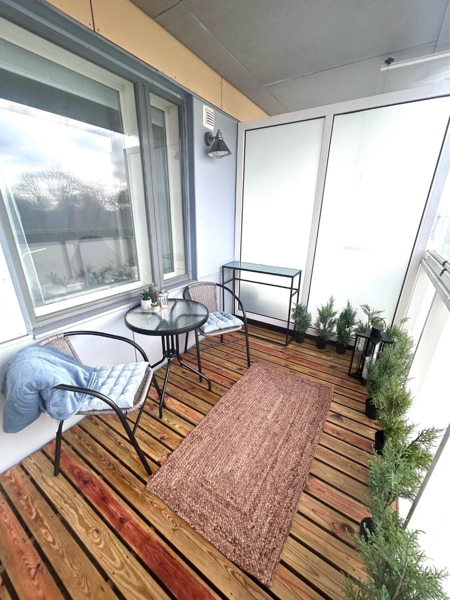 Stella'S Apartment - City Center - Free Secure Parking - Big Sun Terrace - Air Conditioning - Wifi - Tram To The Tallinn Bus Station And Old Town Exterior foto